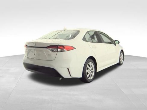 Used 2024 Toyota Corolla LE FWD image 4