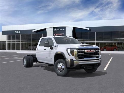 New 2026 GMC Sierra 3500 Pro image 1