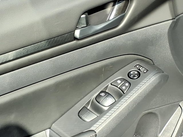 Used 2026 Nissan Altima 2.5 SV AWD/4WD image 11