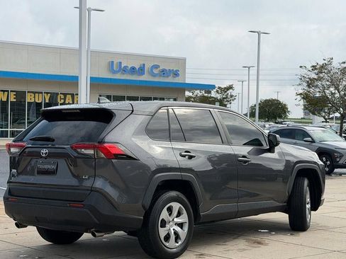 Used 2023 Toyota RAV4 LE FWD image 5