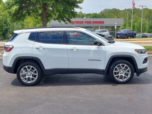 Used 2023 Jeep Compass Latitude AWD/4WD image 28