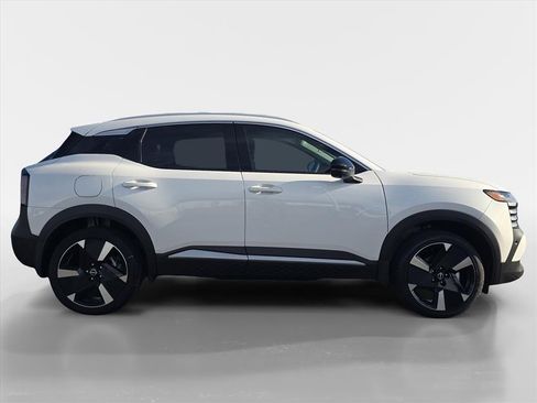 New 2026 Nissan Kicks SR AWD/4WD image 6