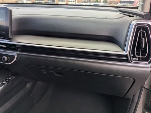 Used 2025 Kia Sorento EX AWD/4WD image 30