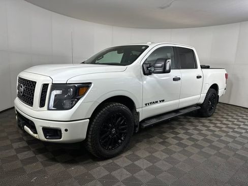 Used 2018 Nissan Titan XD image 7