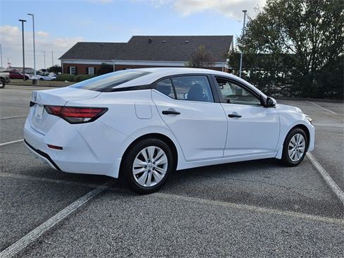 Used 2025 Nissan Sentra S image 12