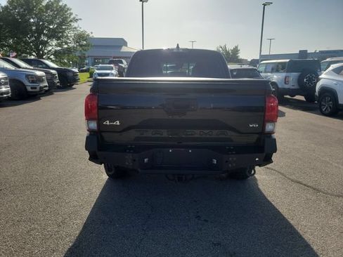 Used 2022 Toyota Tacoma SR5 AWD/4WD image 4