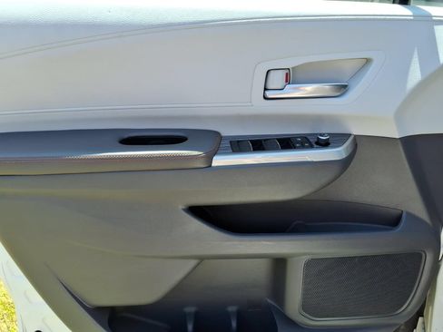 Used 2021 Toyota Sienna XSE AWD/4WD image 13