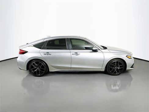 Used 2022 Honda Civic Sport Touring image 7