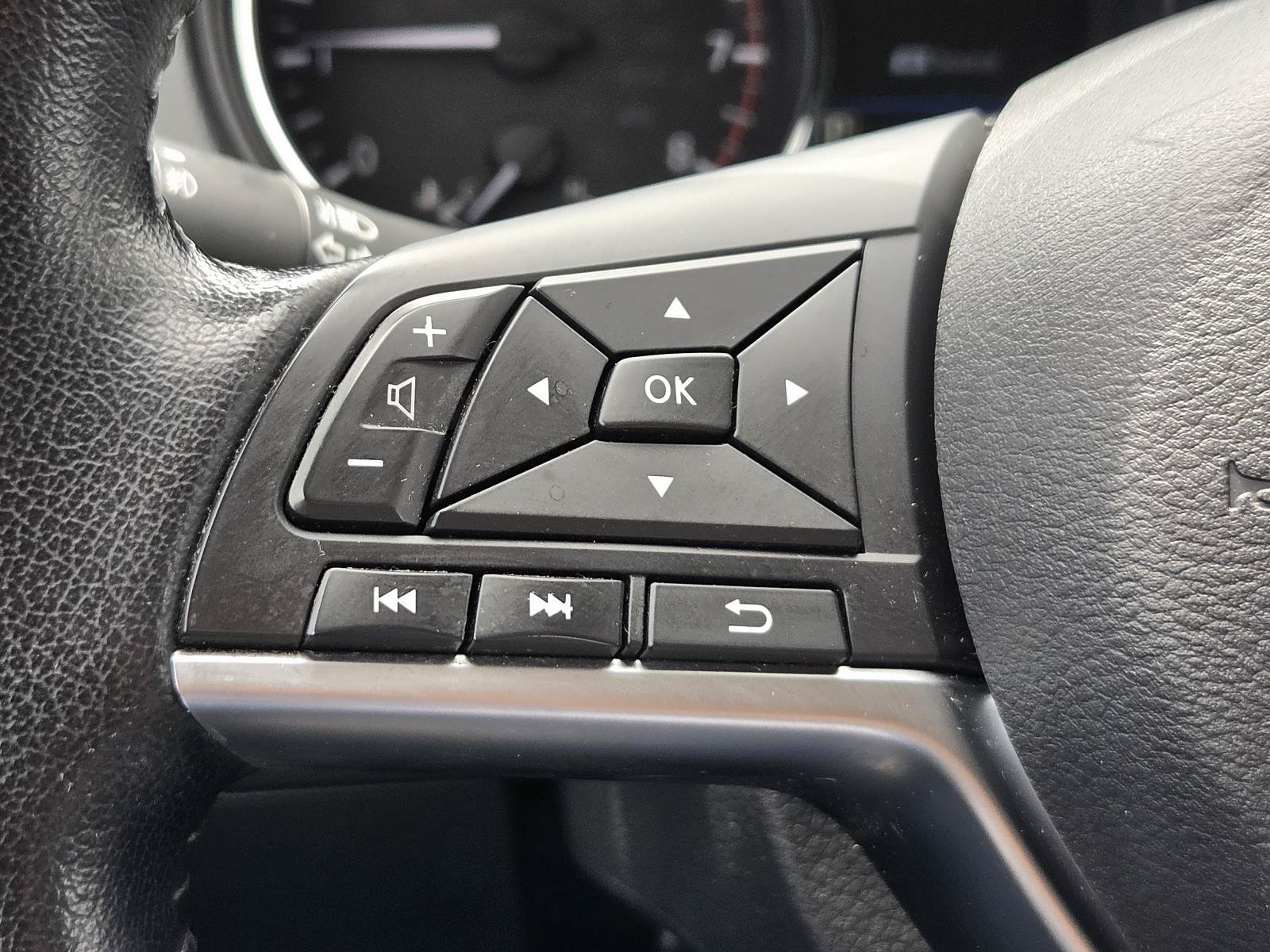 Used 2022 Nissan Rogue Sport SV w/ Technology Package FWD image 29