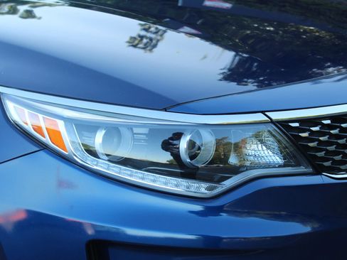 Used 2017 Kia Optima EX w/ Premium Package FWD image 42