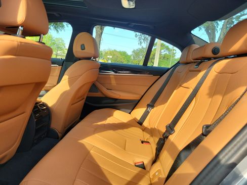 Certified 2023 BMW 530e w/ Premium Package image 11