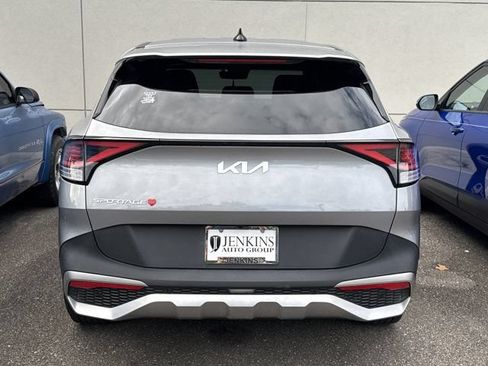 Used 2023 Kia Sportage LX FWD image 5