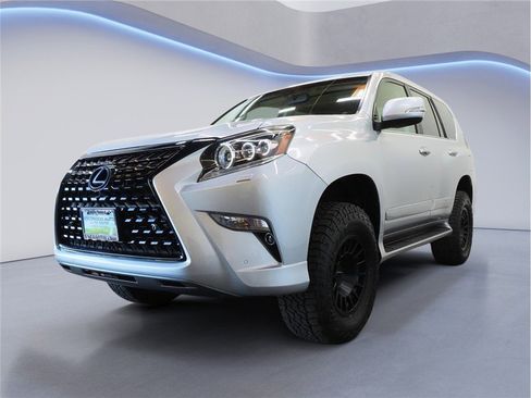 Used 2016 Lexus GX 460 image 2