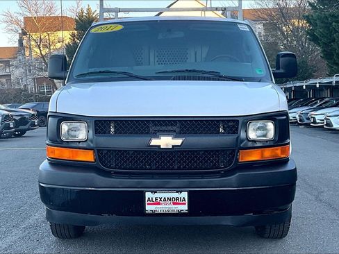 Used 2017 Chevrolet Express 3500 image 3