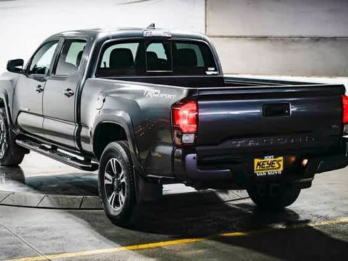 Used 2019 Toyota Tacoma TRD Sport w/ Technology Package image 7