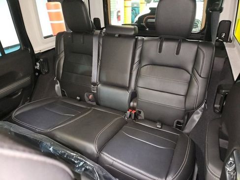 Used 2023 Jeep Wrangler Unlimited Sahara w/ Cold Weather Group image 13