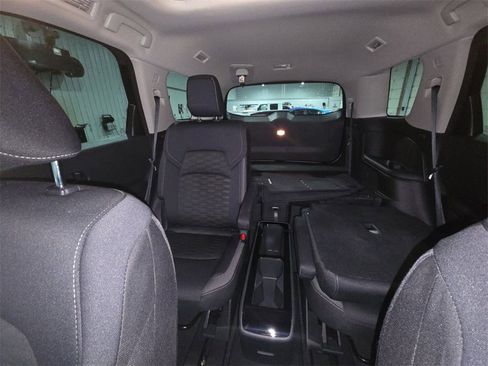 Used 2025 Nissan Pathfinder SV w/ SV Premium Package image 13