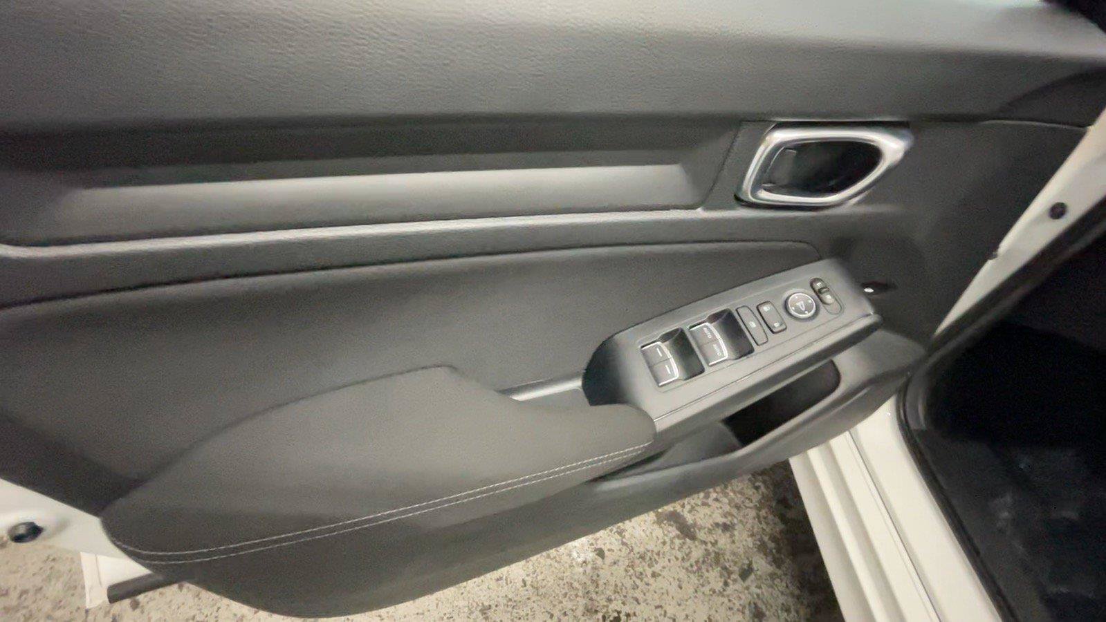 Used 2025 Honda Civic LX image 31