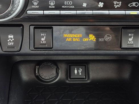 Used 2019 Toyota RAV4 XLE image 21