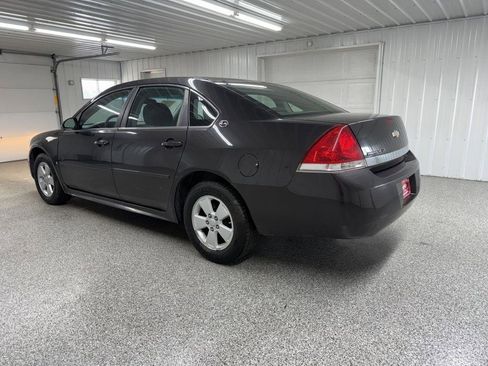 Used 2009 Chevrolet Impala LT FWD image 4