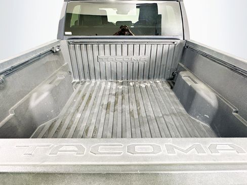 Used 2024 Toyota Tacoma TRD Off-Road image 28