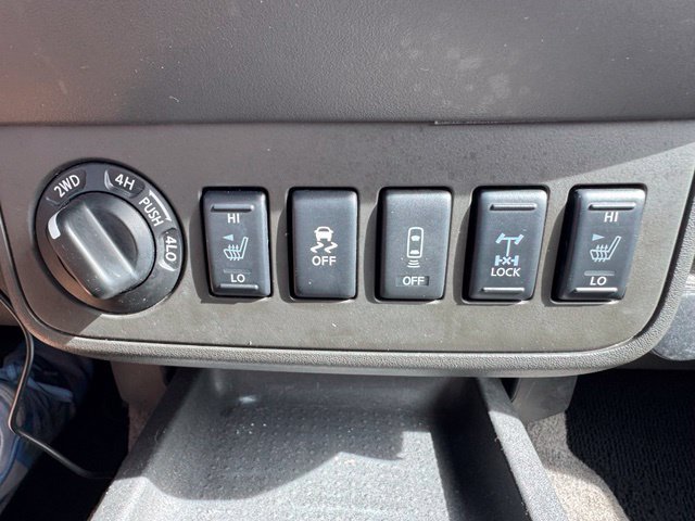 Used 2018 Nissan Frontier PRO-4X AWD/4WD image 23