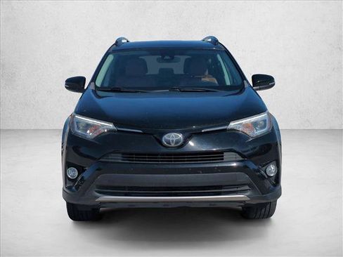 Used 2017 Toyota RAV4 Limited image 2