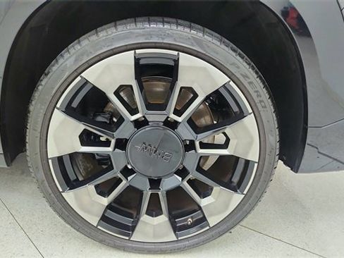 Used 2023 BMW XM image 64