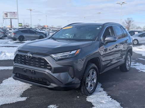 Used 2023 Toyota RAV4 XLE w/ Convenience Package image 4