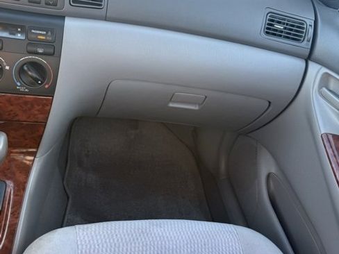 Used 2005 Toyota Corolla CE image 28