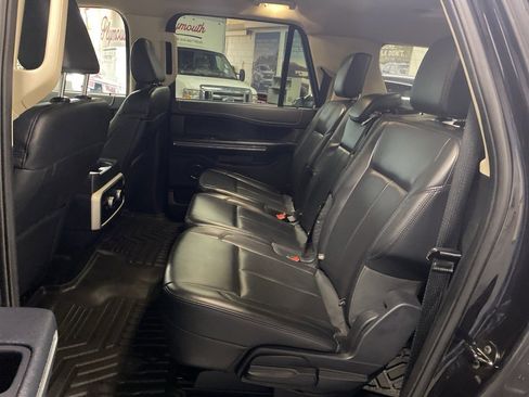 Used 2024 Ford Expedition Max XLT image 13