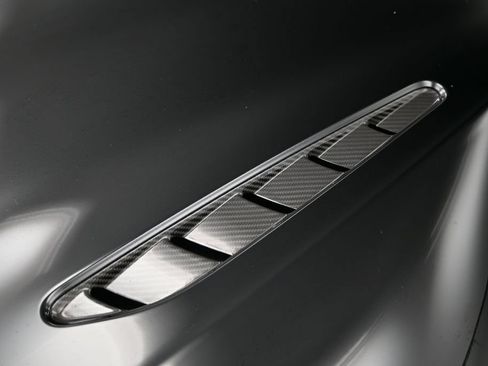 Used 2023 Aston Martin V8 Vantage Coupe RWD image 35