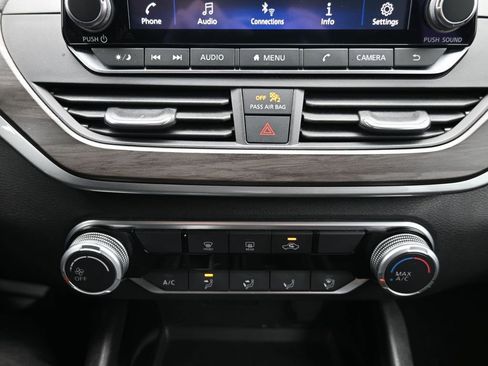 Used 2024 Nissan Altima 2.5 SV image 36