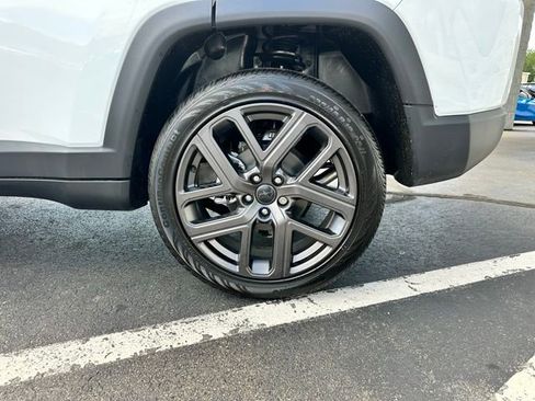 New 2025 Jeep Compass Limited w/ Sun & Sound Group image 33