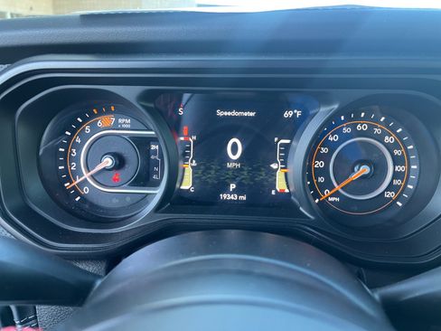 Used 2024 Jeep Wrangler Unlimited Rubicon w/ Convenience Group image 10