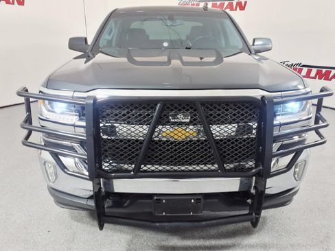 Used 2018 Chevrolet Silverado 1500 LT w/ Texas Edition AWD/4WD image 2