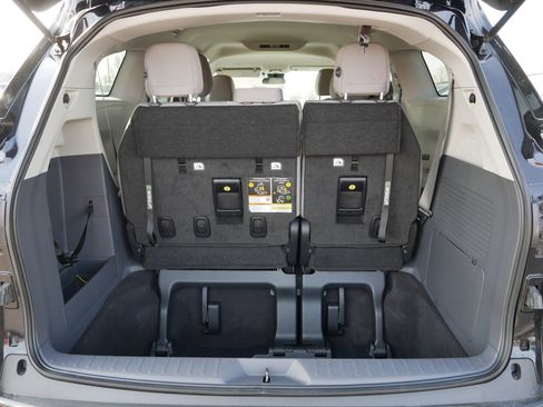 Used 2023 Toyota Sienna LE image 18