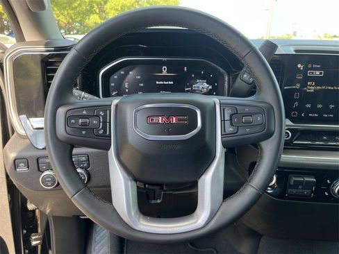 Used 2025 GMC Sierra 1500 SLT image 14