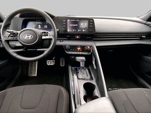Used 2025 Hyundai Elantra Sport FWD image 15