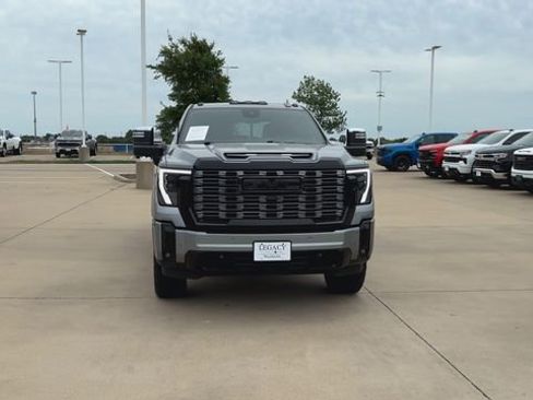 Used 2025 GMC Sierra 2500 Denali Ultimate AWD/4WD image 3