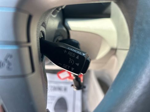 Used 2011 Toyota Camry LE w/ LE Extra-Value Pkg image 9