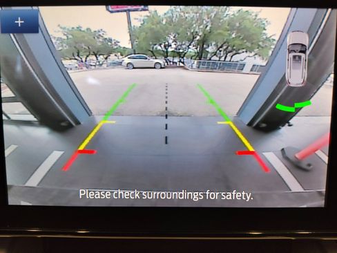 Used 2024 Ford Explorer XLT w/ Equipment Group 202A AWD/4WD image 4