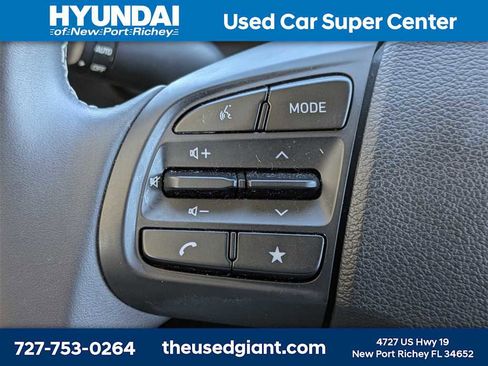 Certified 2023 Hyundai Venue Limited w/ Cargo Package image 25