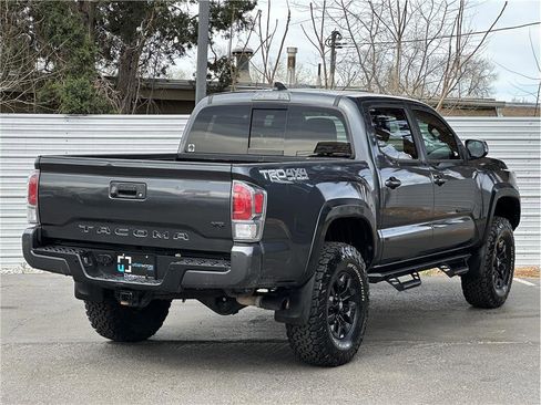 Used 2020 Toyota Tacoma TRD Off-Road w/ TRD Premium Off Road Package image 10