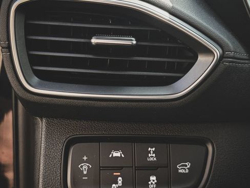 Used 2019 Hyundai Santa Fe AWD image 10