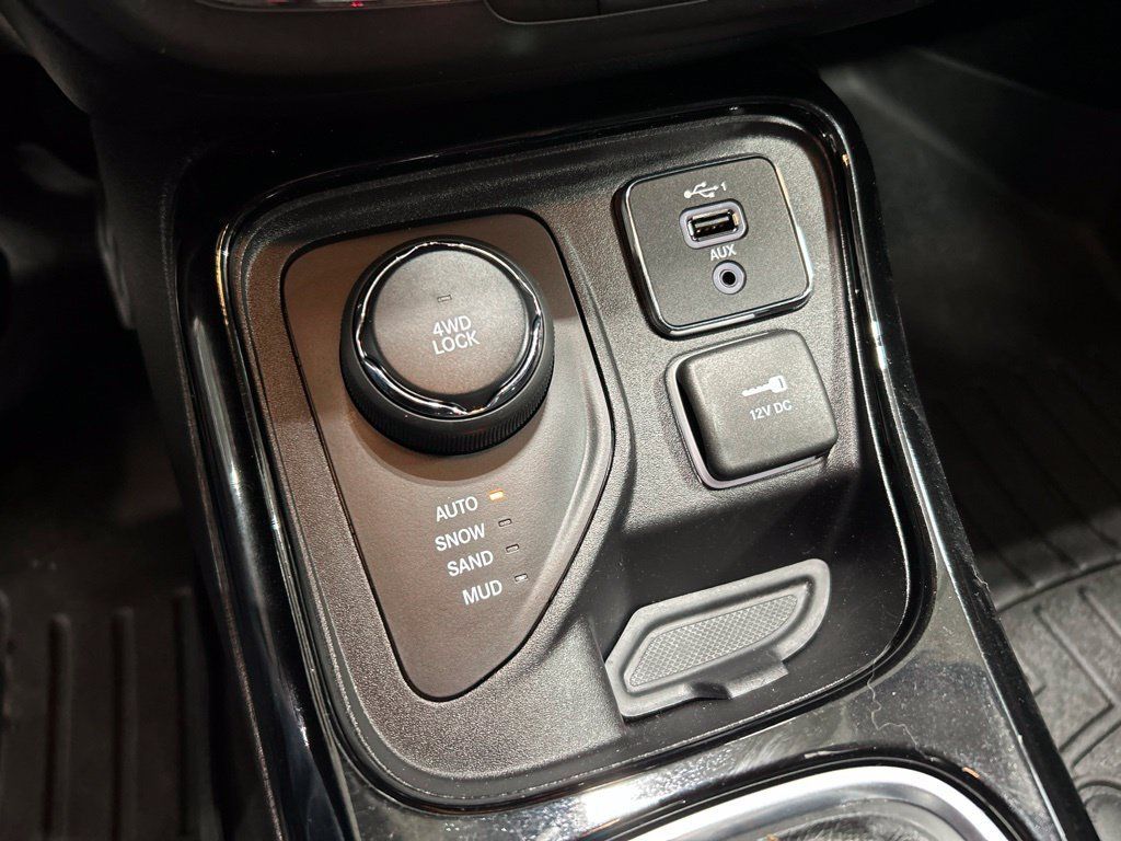 Used 2019 Jeep Compass Limited AWD/4WD image 22