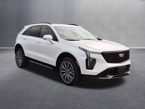 Used 2024 Cadillac XT4 Sport FWD image 7