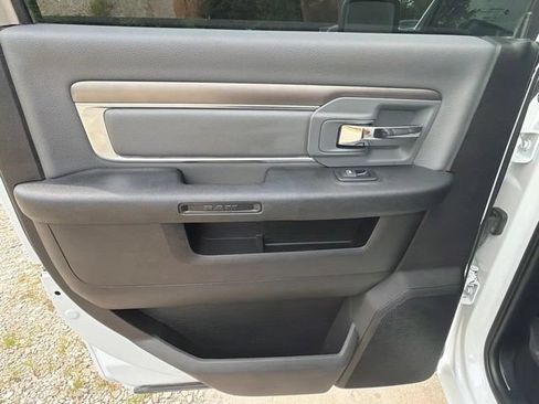 Used 2023 RAM 1500 Classic SLT w/ Electronics Group AWD/4WD image 40