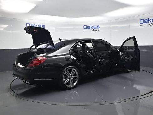 Used 2018 Mercedes-Benz S 560 4MATIC Sedan image 54