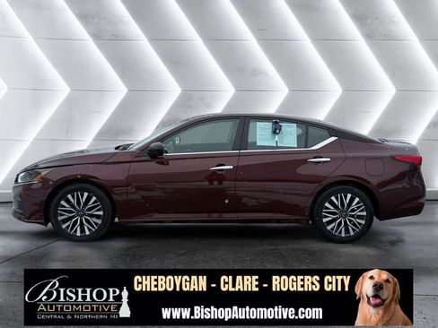 Used 2024 Nissan Altima 2.5 SV image 14